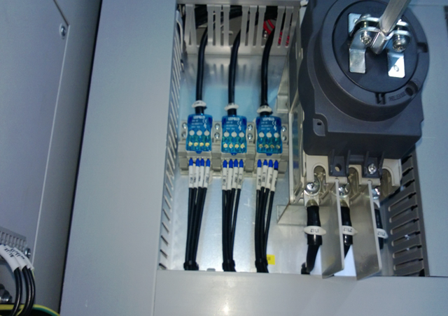 門手柄及小型分線配電結(jié)構(gòu) 門手柄及小型分線配電結(jié)構(gòu)
