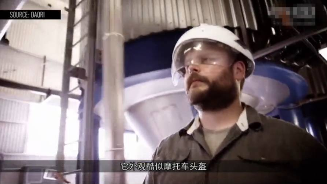 AR增強現(xiàn)實頭盔的外形似摩托車頭盔 AR增強現(xiàn)實頭盔的外形似摩托車頭盔