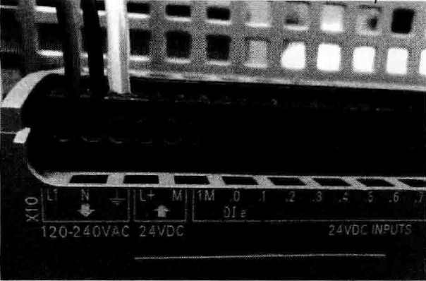 S7-1200 PLC交流電源端子處的PE做接地處理 S7-1200 PLC交流電源端子處的PE做接地處理